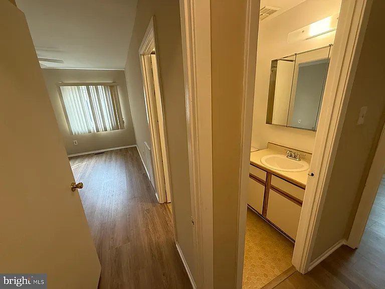 9388 Neil Rd #B — Photo 27
