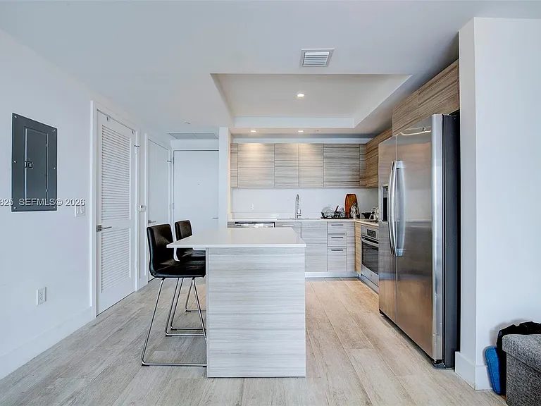 121 NE 34th St #1111 — Photo 7
