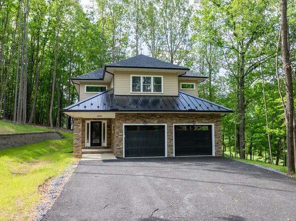 1065 Thornblade Way, Blue Ridge, VA 24064