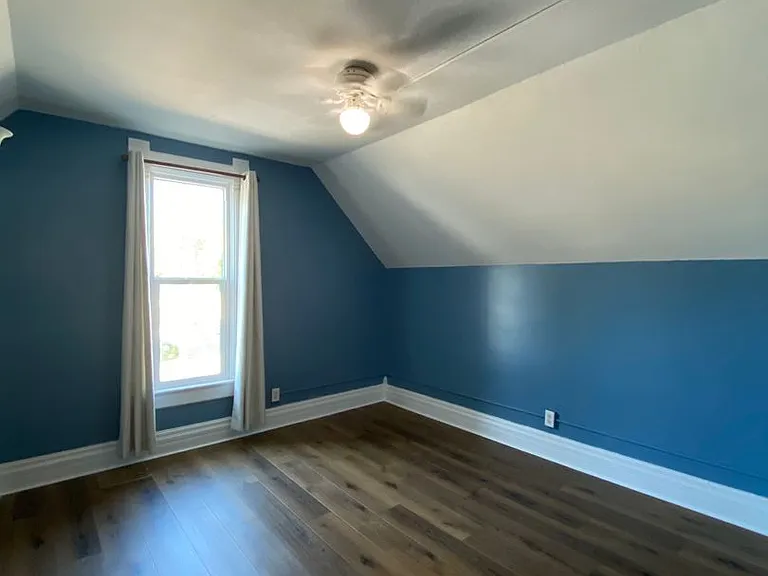 512 E Douglas St — Photo 13
