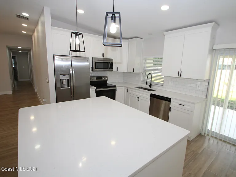 580 Pine Tree Dr — Photo 5