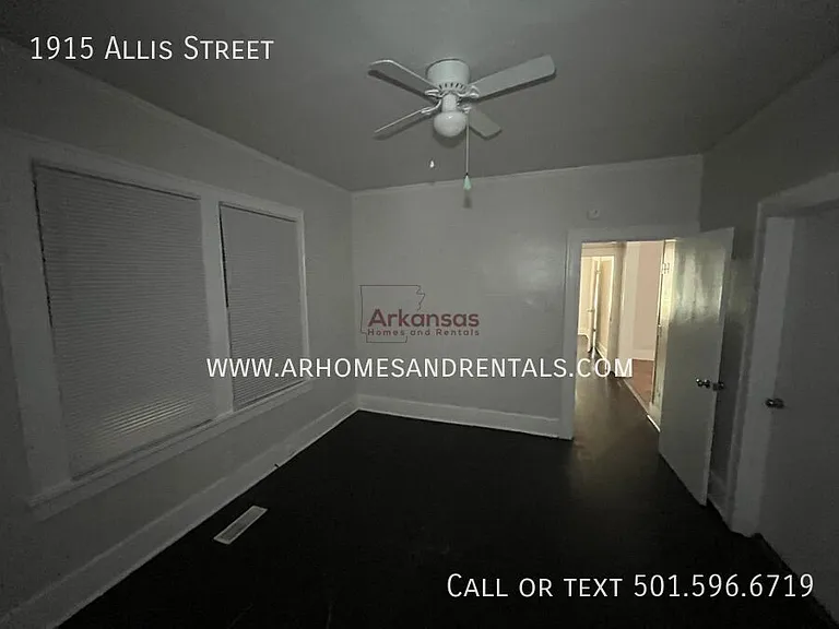 1915 Allis St — Photo 9