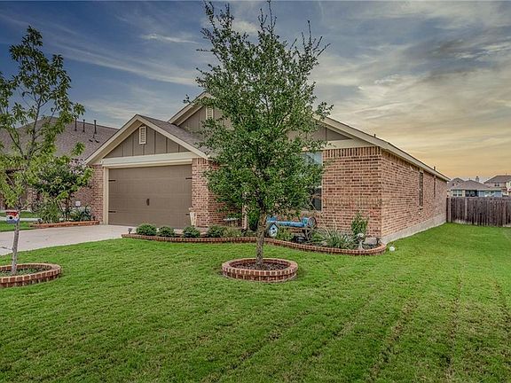 2nd image of 6805 Leonardo Dr