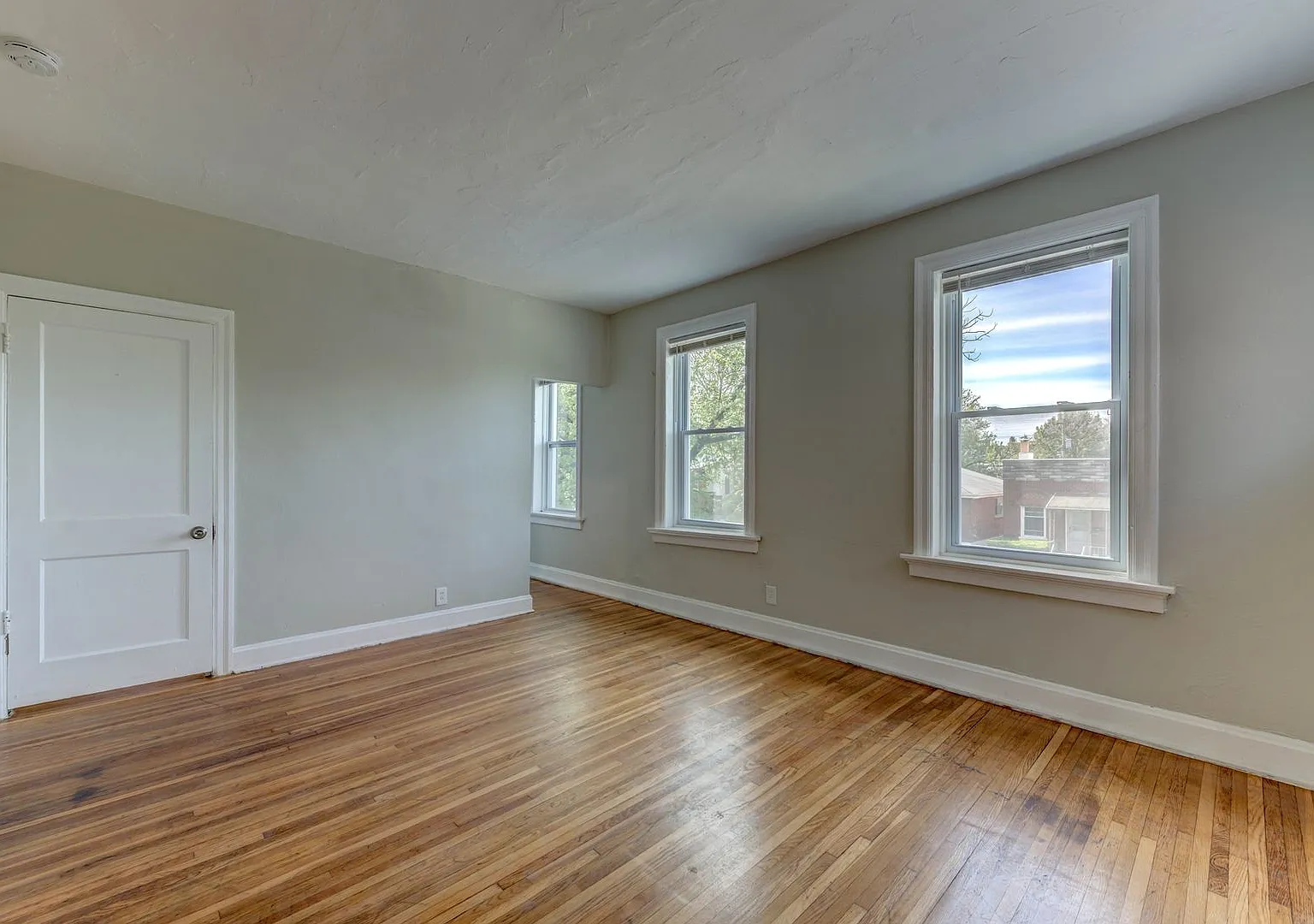 3953 Tholozan Ave. — Photo 3