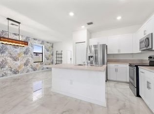 21460 NE 2nd Ct #21460, Miami, FL 33179