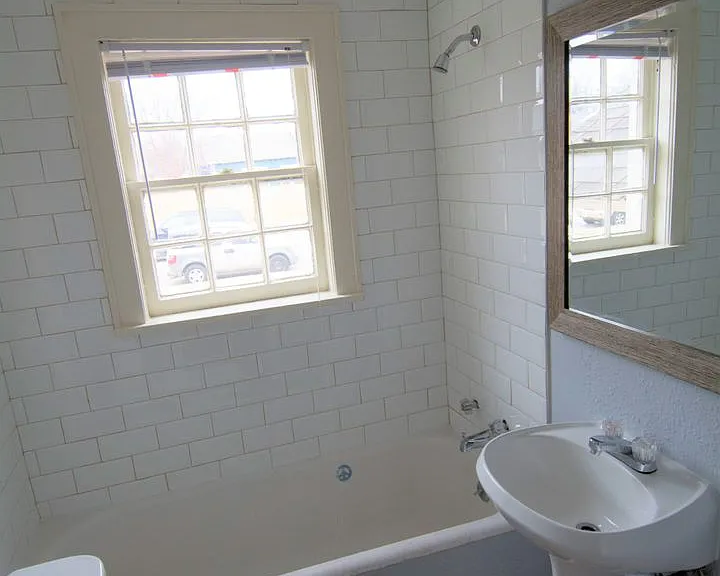 Super Cute Historical Property! Affordable And Cozy — Photo 8