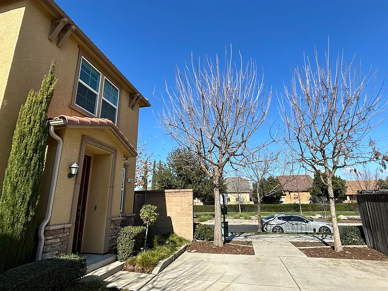 1594 Mosaic Way — Photo 4