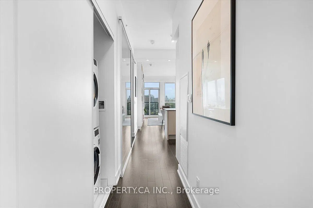 Ayc Condos — Photo 4