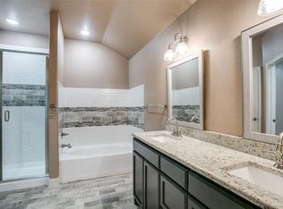 5424 Booker T St, Fort Worth, TX 76105