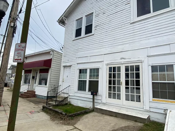 2711 Hammonds Ferry Rd, Lansdowne, MD 21227