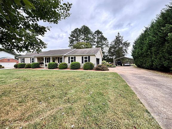 2nd image of 390 Roger Dr
