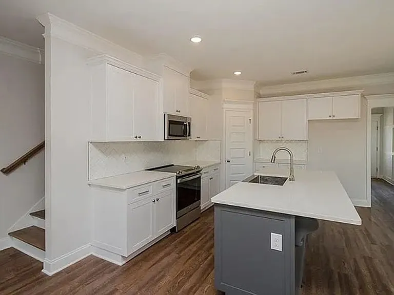 335 Sumac Trl — Photo 4