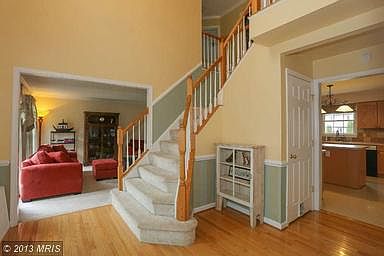 3rd image of 30 Scotland Cir