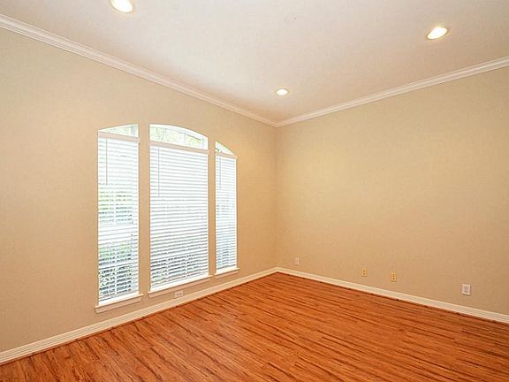 5th image of 4018 Emerald Branch Ln