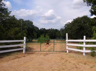 337 Barton Oaks Dr, Smithville, TX 78957
