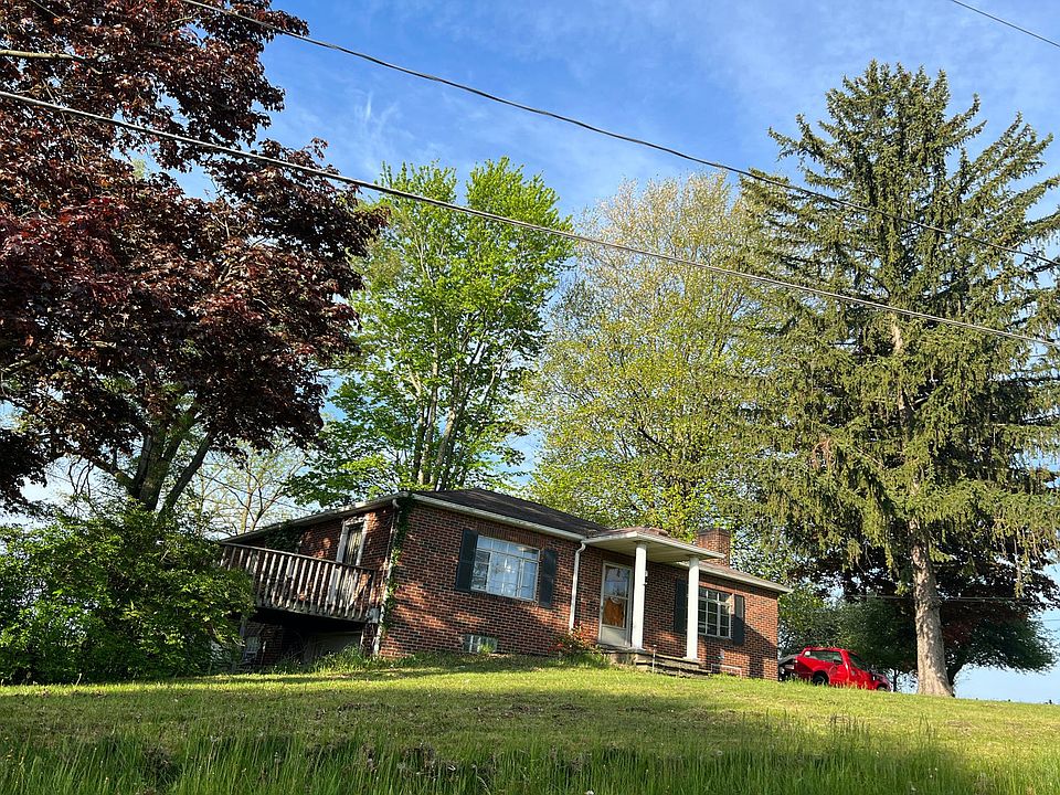 540 E Maple St, Hartville, OH 44632 Zillow