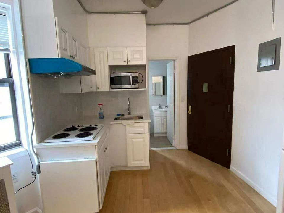 1st image of 160 Henry St #5C