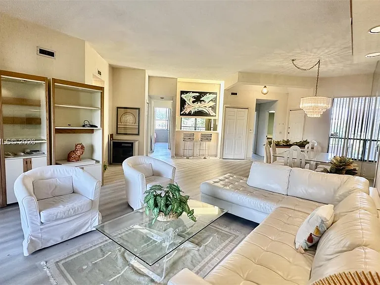 7472 La Paz Blvd #301 — Photo 2