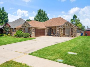 1745 Colorado Dr, Burleson, TX 76028