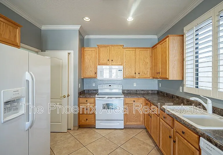 110 W Cardinal Way — Photo 8