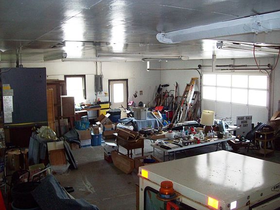 4th image of 5501 Trinity Ave