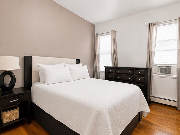5th image of 111 Mallory Ave APT 2