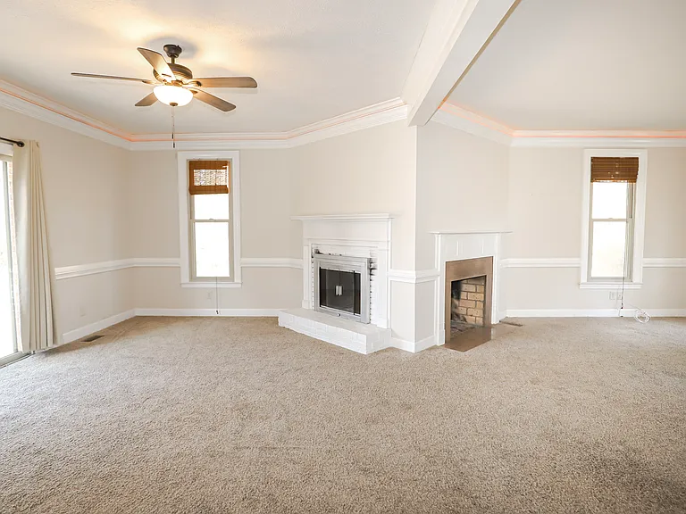 809 Houndslake Dr — Photo 9