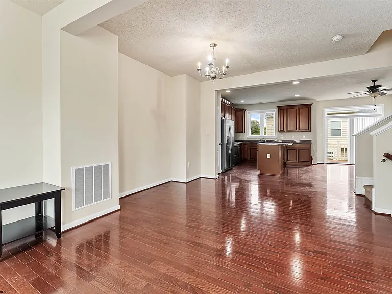 3313 Sun Ct — Photo 12