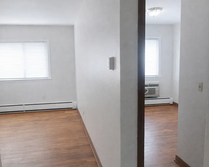 327 University Ave SE — Photo 10
