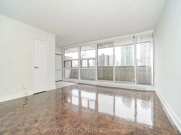 33 Isabella St #2103 — Photo 4