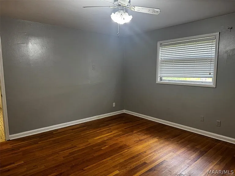 111 Easthaven Rd — Photo 16