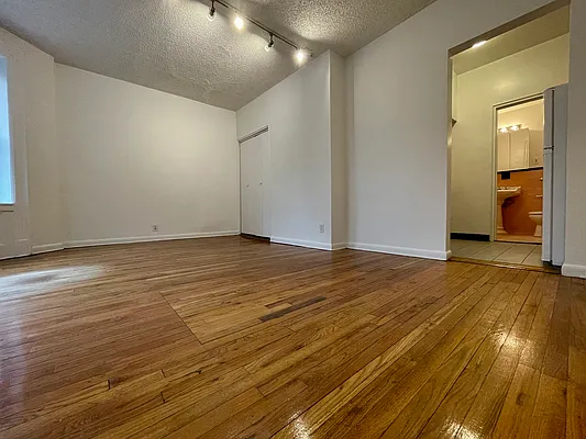 Rented by Building Equity Real Estate LLC | media 2