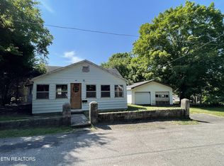 711 Byrd St, Clinton, TN 37716