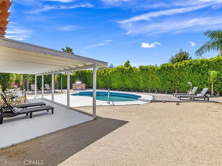 1489 E Francis Dr — Photo 18