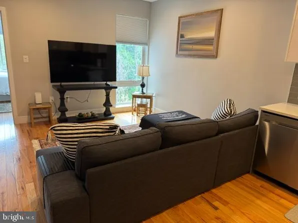 1317 N 7th St #2, Philadelphia, PA 19122