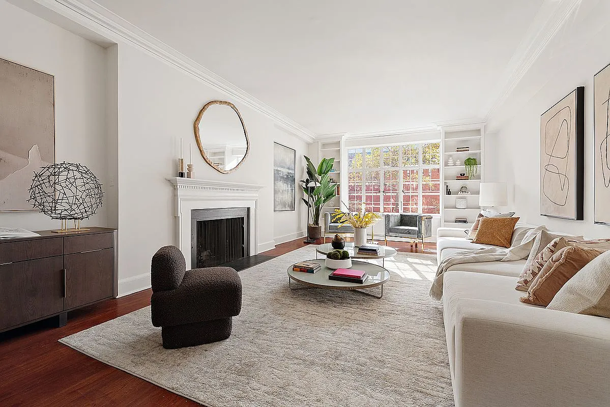115 E 67th St APT 3B photo 1