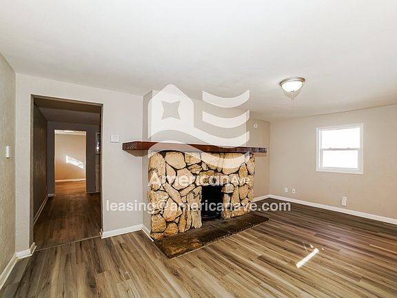1152099_004_wm_-_living_room_13326516.jpg