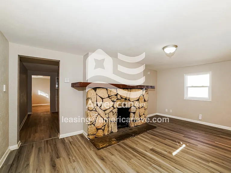 1152099_004_wm_-_living_room_13326516.jpg