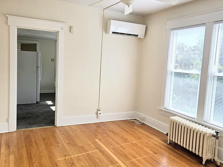 1103 W Church St #4 — Photo 3