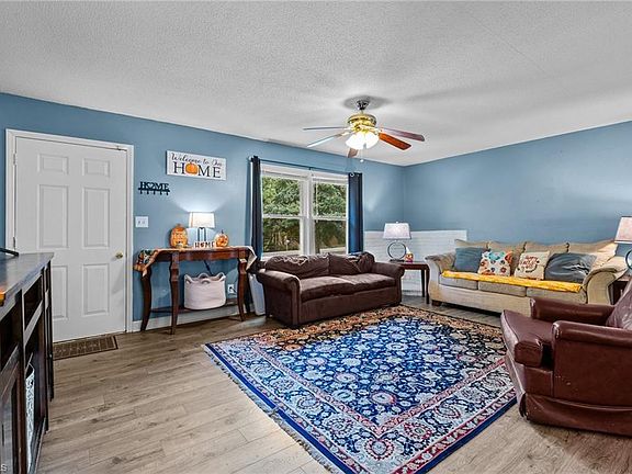 5th image of 102 Lakeview Dr