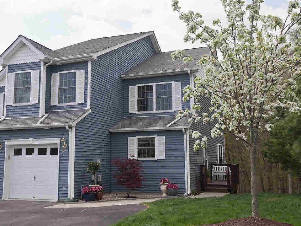 1st image of 277 Pinebrook Dr #277