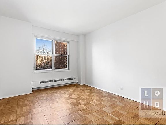 3rd image of 475 Franklin D Roosevelt Dr APT L401