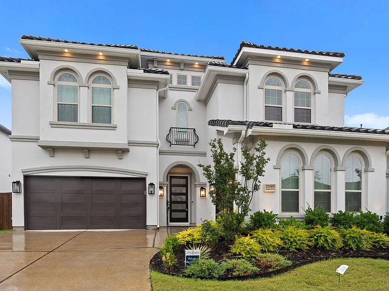 12189 Diamond Creek Dr — Photo 1