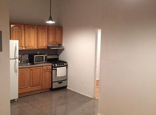402 Grand St #1C, Brooklyn, NY 11211