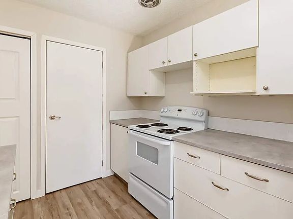 5th image of 130 Mount Pleasant Dr #1