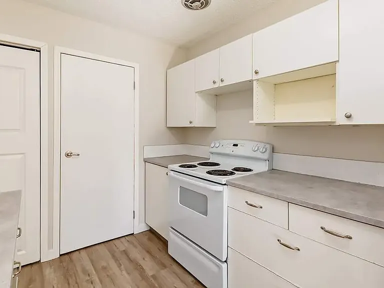 130 Mount Pleasant Dr #1 — Photo 5