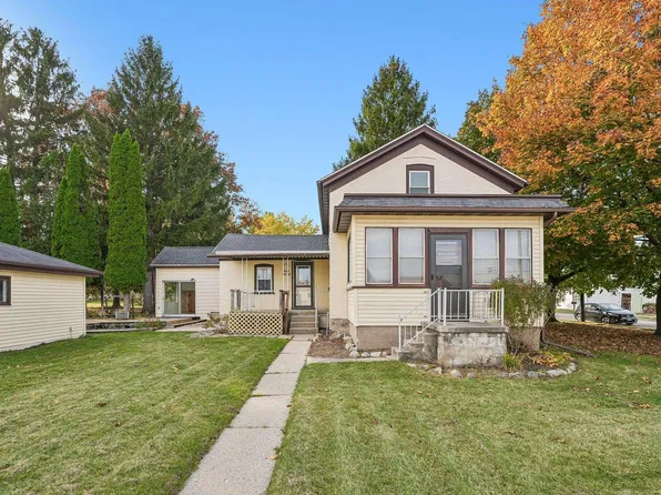 W208N16749 S. Center STREET, Jackson, WI 53037