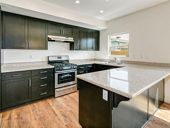 4th image of 308 S Barranca Ave #1