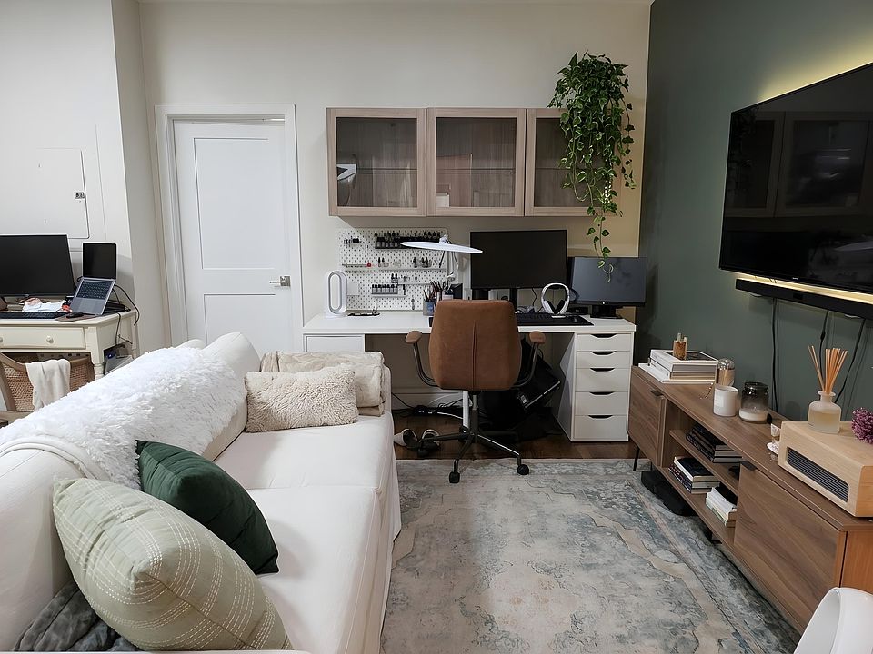 1st image of 341 22nd St #2R