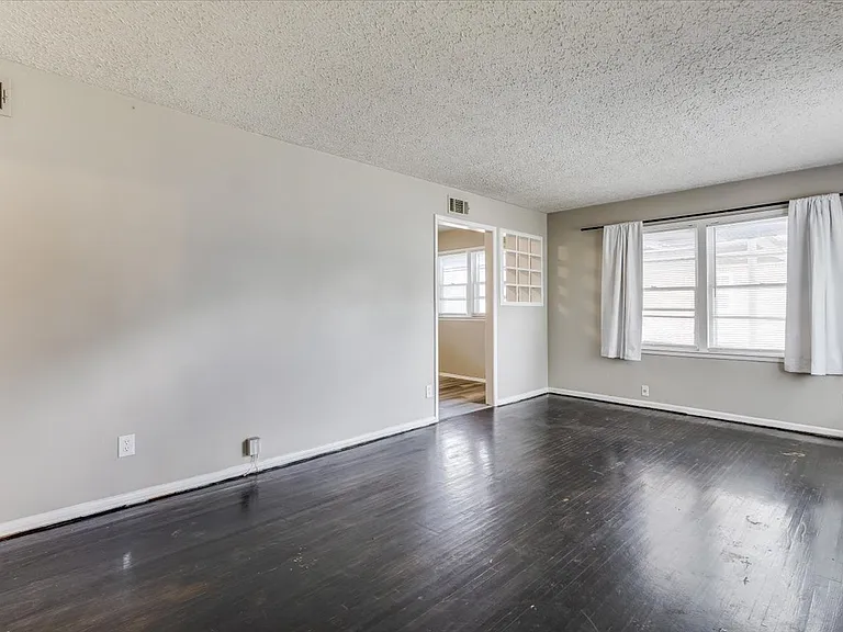 4551 S Walnut Ave — Photo 7